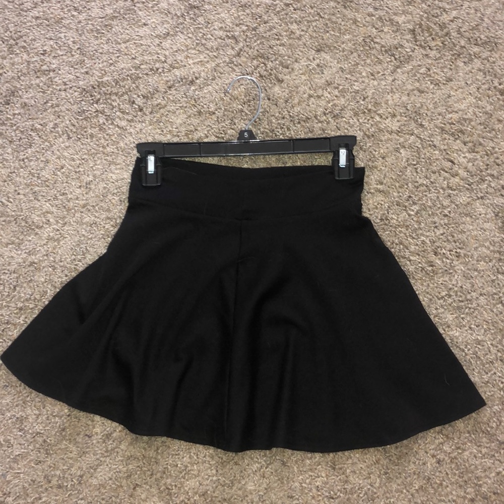 Medium black skater skirt